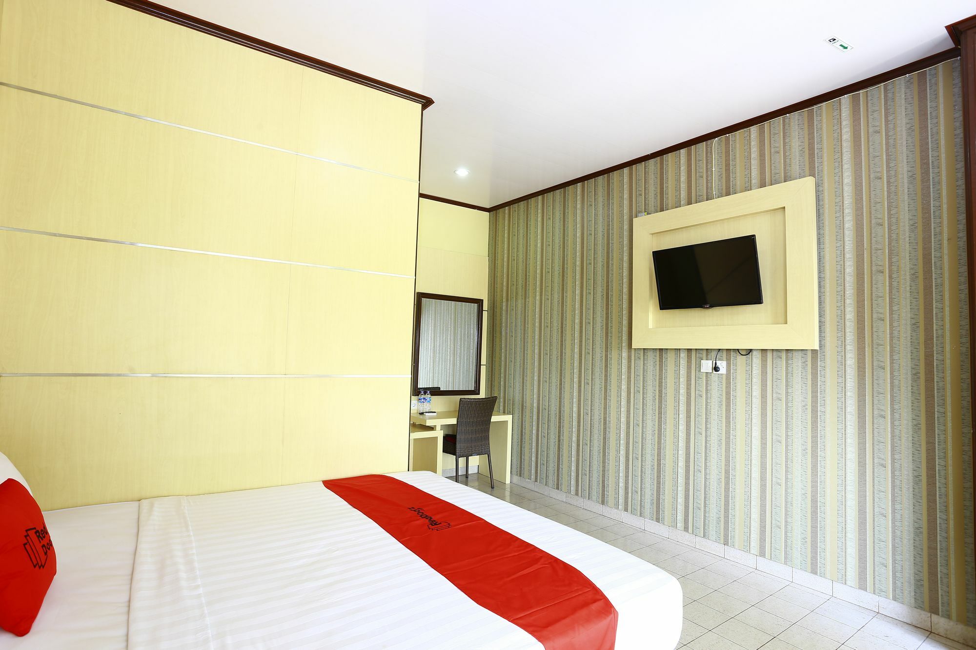 Reddoorz Near Prawirotaman 2 Hotel Джокякарта Екстериор снимка